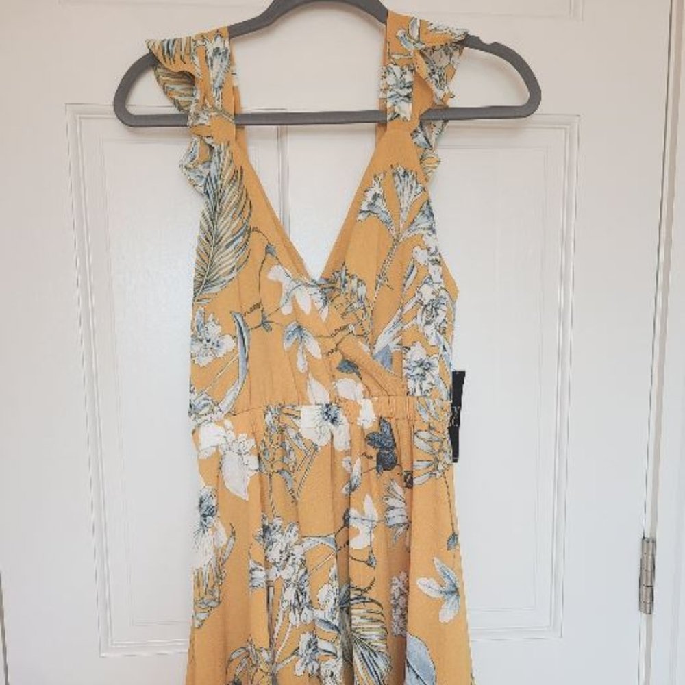 NWT Mustard Flowered Dress with Ruffle Straps - NY & Company Size XS